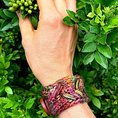 Next Chapter Cuff - knitting pattern