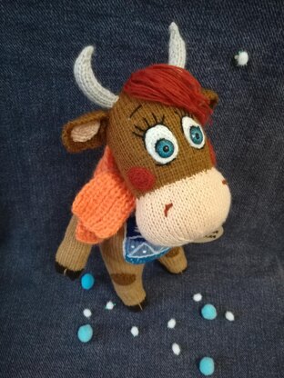 Toy Knitting Patterns - Knit a plush figurine of a cow, a farm animal