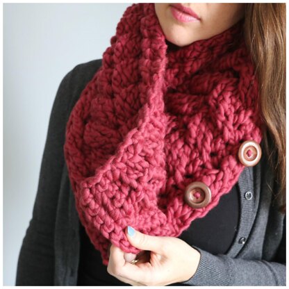 Caitlin's Cabled Cowl