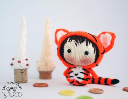 Small Tiger Doll. Tanoshi series toy.