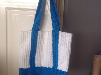 Nautical Tote Bag in Caron One Pound - Downloadable PDF