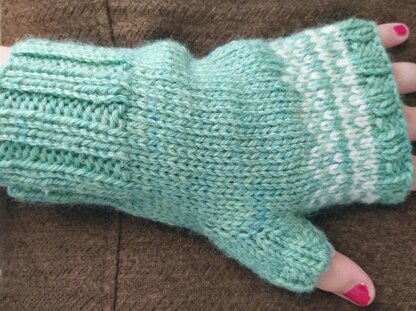 Homecoming Fingerless Mitts