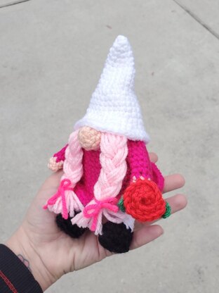 Valentine's Gnomette Amigurumi