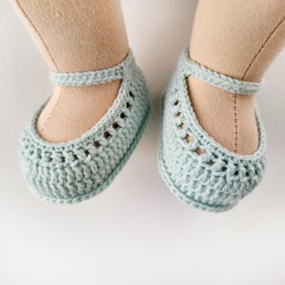 Waldorf Doll crochet booties. 3 sizes.