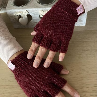 Halve Finger Gloves Iris - knitting pattern