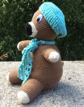 No-Sew Huggable Pal with Beret and Scarf