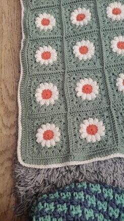 Daisy granny square blanket #3