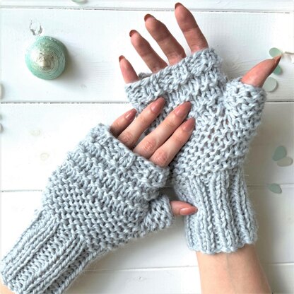 Sea Ripples Fingerless Gloves