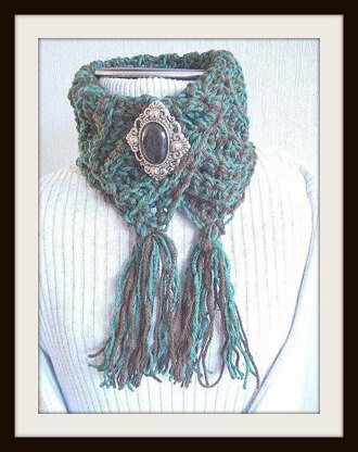 Tassel Cowl | Crochet Pattern by Ashton11