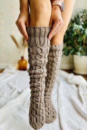 Chain cable knee socks