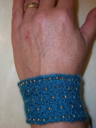 Cabled Cuff (beaded bracelet)