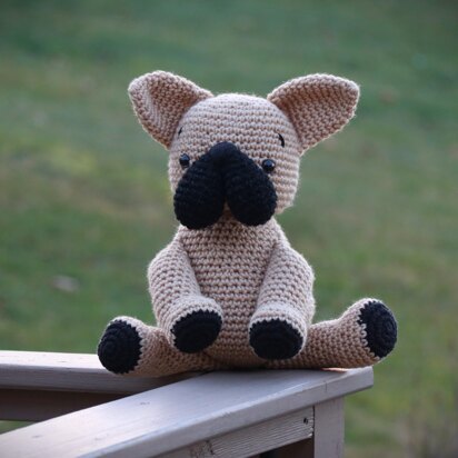 French Bulldog Amigurumi