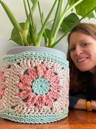 Granny Plant Pot Cover
