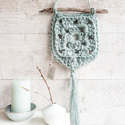 Wallhanger Elx Jute in Hoooked - Downloadable PDF