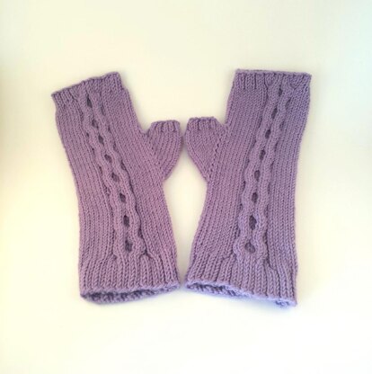 Long Wristed Chain Cable Mittens