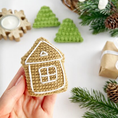 Christmas crochet garland no sew pattern Gingerbread house and  mini Christmas tree decorations Amigurumi pattern ornament