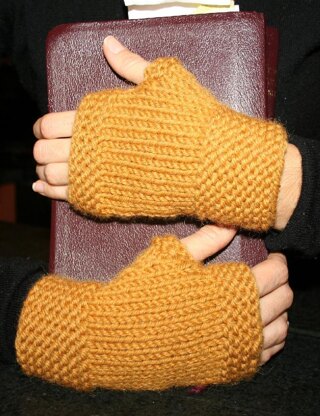 My first fingerless mittens