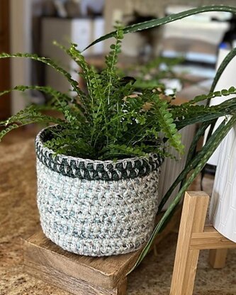 Willow Pond Planter Basket