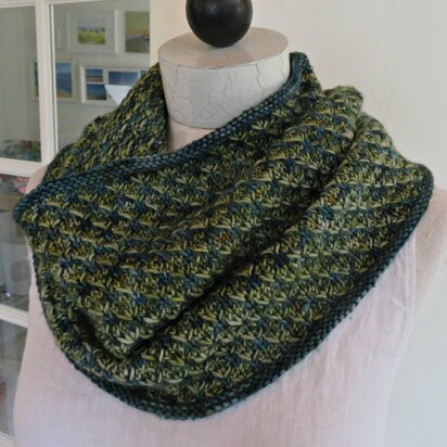 Thorndale Cowl