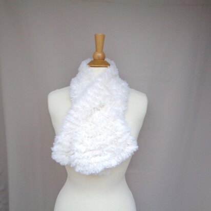 Fluffy Keyhole Scarf