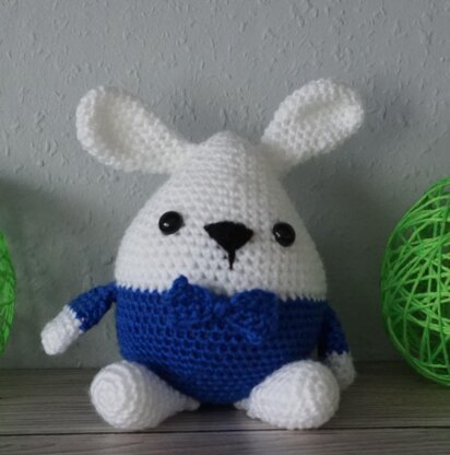 Amigurumi Häkelanleitung für den Hasen Max