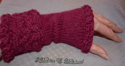 Seidr Cabled Hood, Headband & Wrist Cuffs