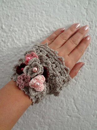 The Brontë Crochet Cuff