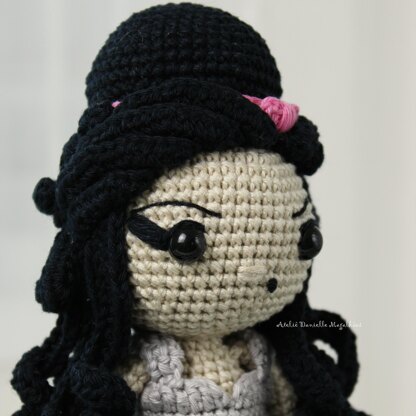 🎤 Retro Diva Amigurumi Pattern – PDF Download 🧶