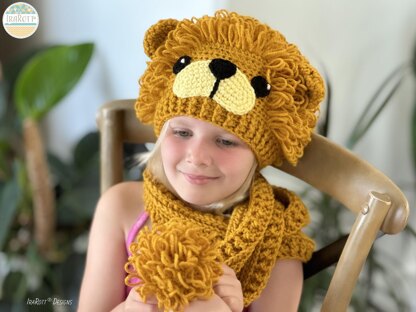 The Roaring Lion Hat and Scarf