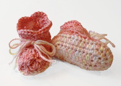 Shelly Sweater and Booties 12-107