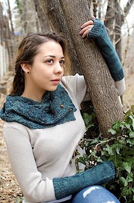 Bettina Cowl and Mitts