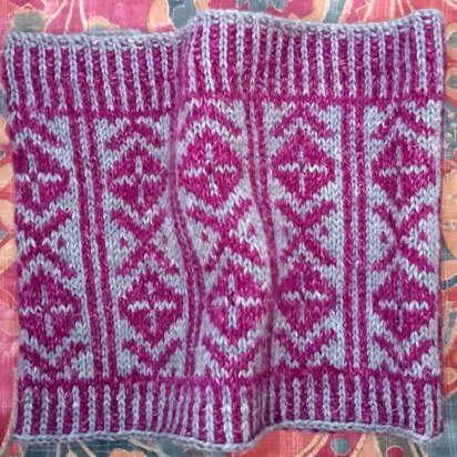 Vertical Fair Isle Cowl