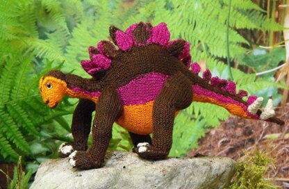 Steve the Stegosaurus toy knitting pattern