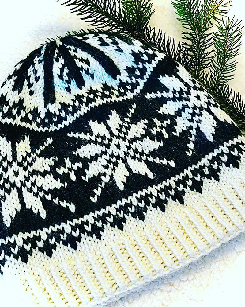 Norwegian Beauty Knit Hat Knitting pattern by Silvermoon