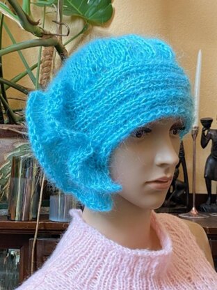 Cloche hat