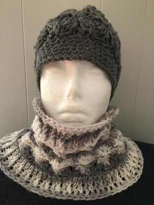 Lilac Cluster Cowl