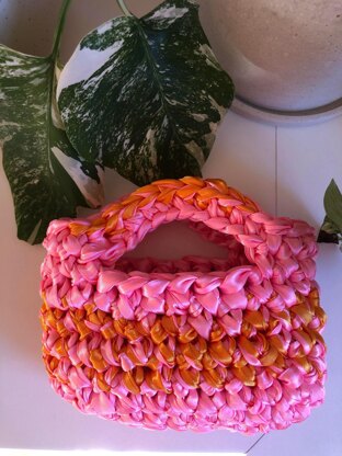 CROCHET PATTERN: Micro chunky satin bag (PDF)