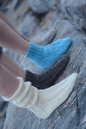 Cosy Cabled Toe-Up Socks