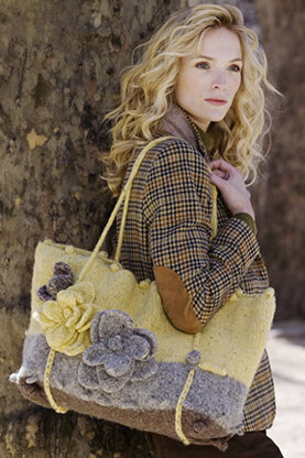 Felted Floral Tote in Tahki Yarns Donegal Tweed