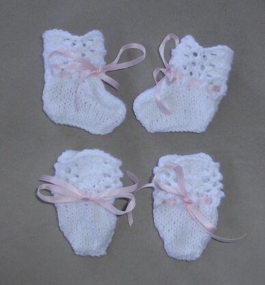 Brooke - prem booties and mittens