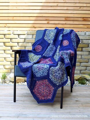 Coral Story Blanket