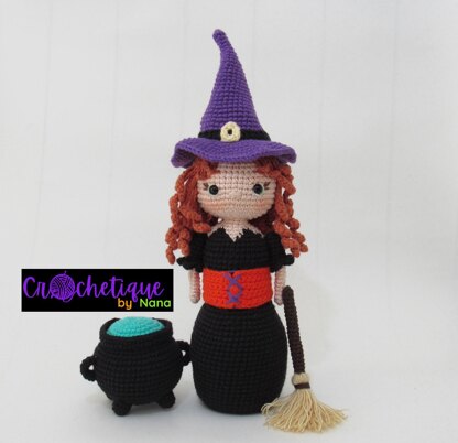 Cute Halloween Witch /Brujita con Escoba y Caldera