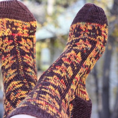 Mabon Leaves Socks - knitting pattern
