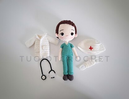 Doctor doll amigurumi