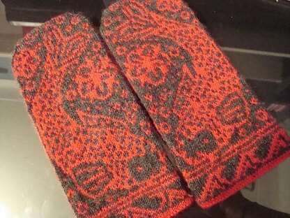 Kissing Koi Mittens