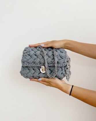 Criss-Cross Crochet Clutch