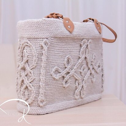 Infinity Crochet Cable Handbag