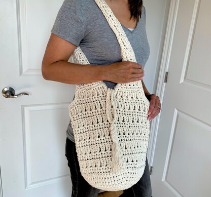 Crochet Bag Pattern: Makes-Me-Treble Tote Bag