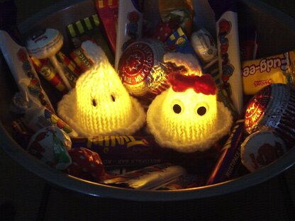 Cute Glowing Ghosts Halloween Ferrero or LED tealight cover DK knitting pattern easy 30mins knit