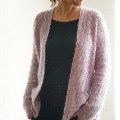 Girlfriends Cardigan Anke Knitting pattern by ANKESTRiCK | LoveCrafts